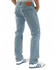 Parmi les jeans 501 pas cher, ce modèle bleu clair